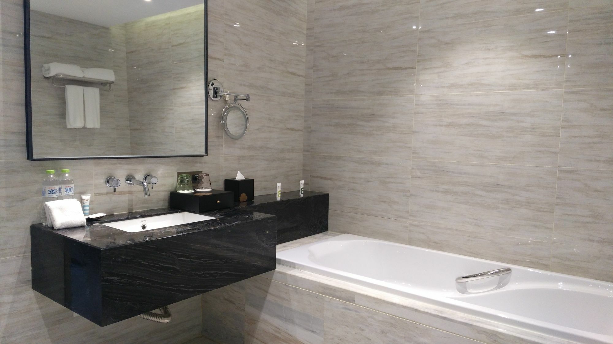 Hilton Garden Inn Wuhan Hankou Dış mekan fotoğraf