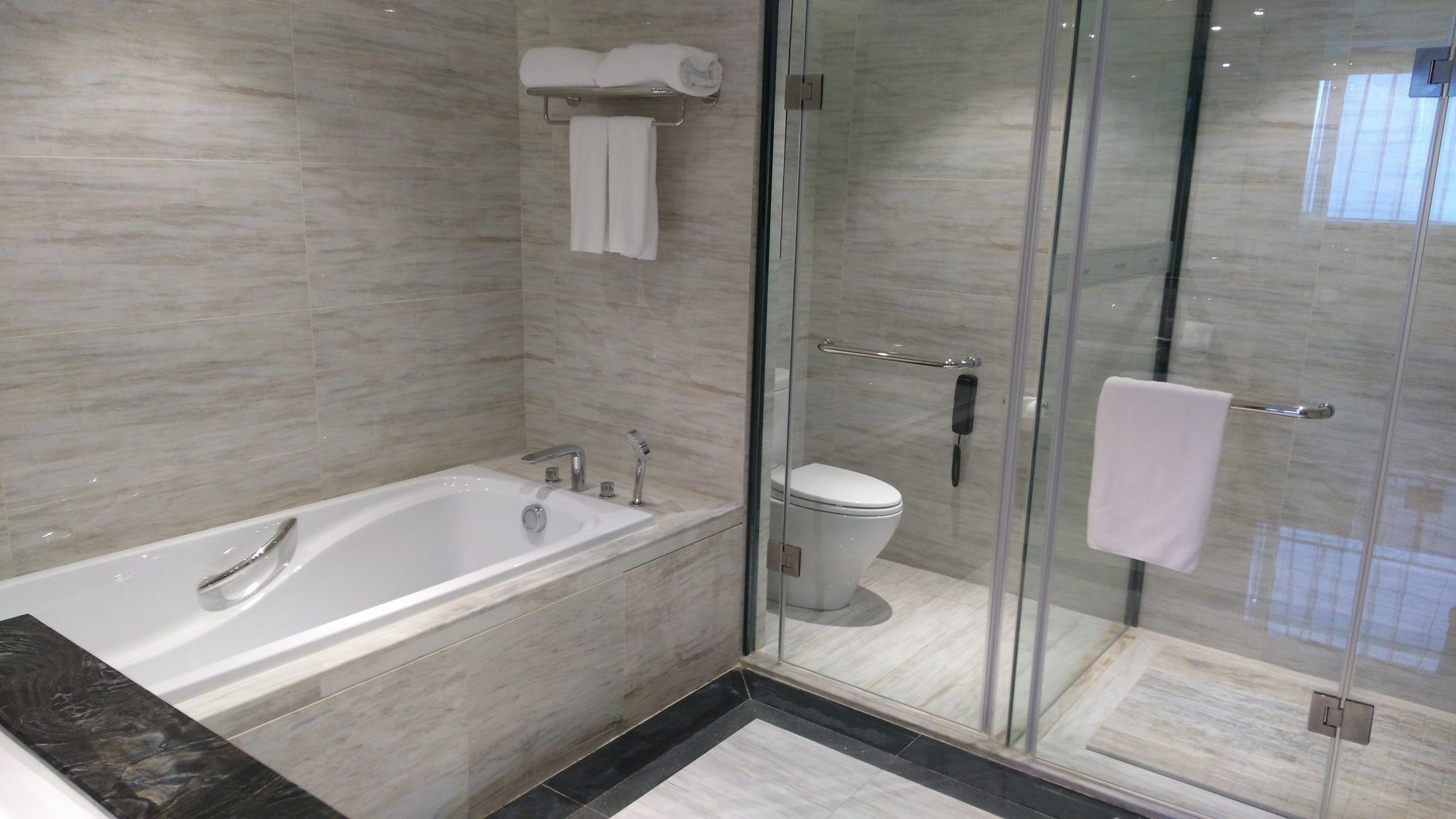 Hilton Garden Inn Wuhan Hankou Dış mekan fotoğraf